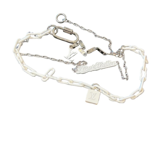 White Clasp Necklace 28622675