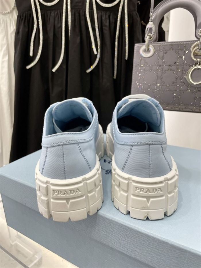 PR@DA@ DOUBLE WHEEL RE-NYLON GABARDINE SNEAKERS LIGHT BLUE   PRD085