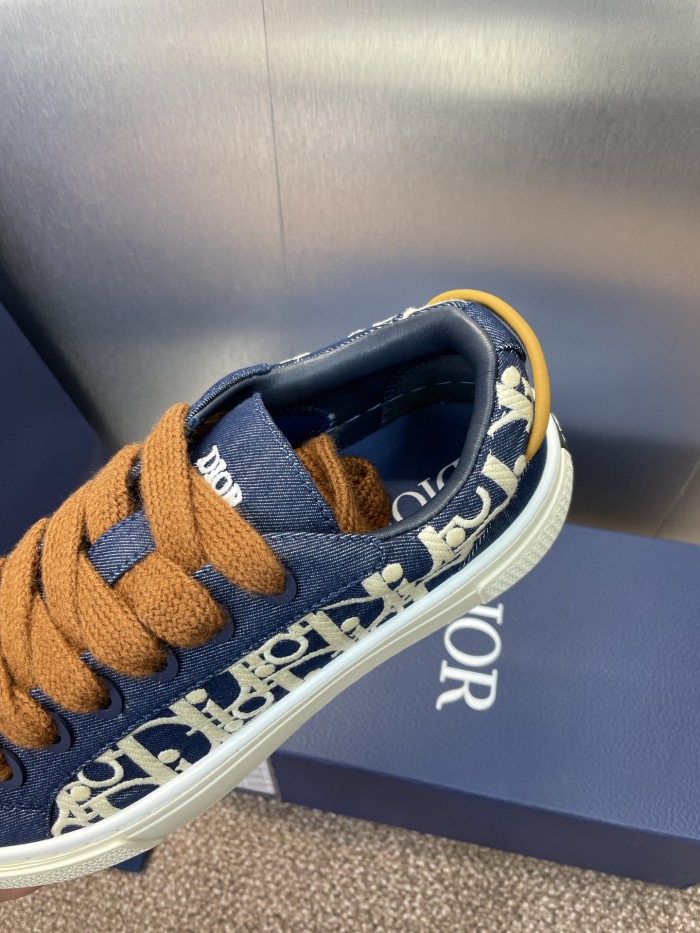 1:1 quality version 3D Embroidered Letter Shoes 28487656