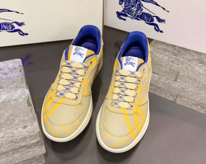 BURB5RRY TERRACE CHECK SNEAKERS   BBR104