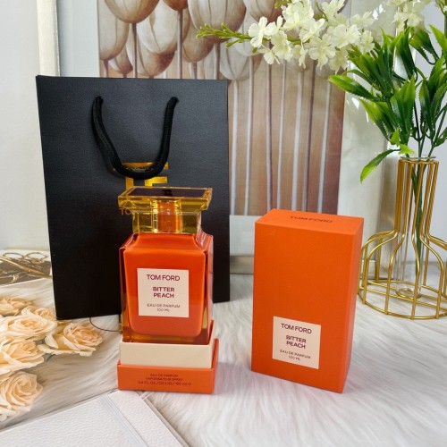 Woody Herbal Scented Bitter Peach Perfume 28600237