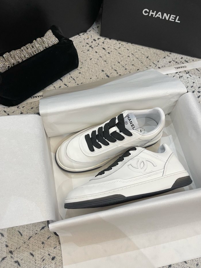 1:1 quality version Leather Logo Embroidered White Shoes 2 colors