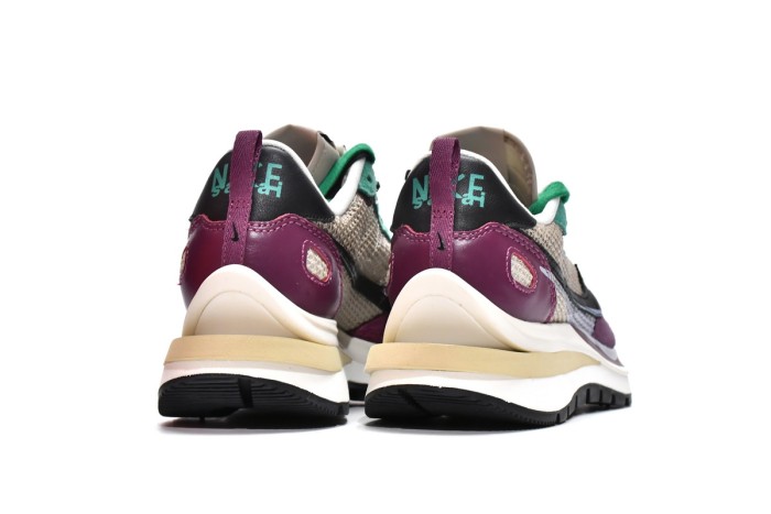 Sacai x  N Pegasua Vaporfly String Black Villain Red CI9928-301