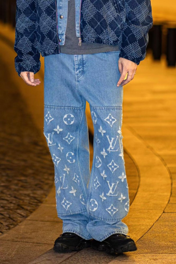 1:1 quality version Boxy White Logo Embroidered Jeans 28687463