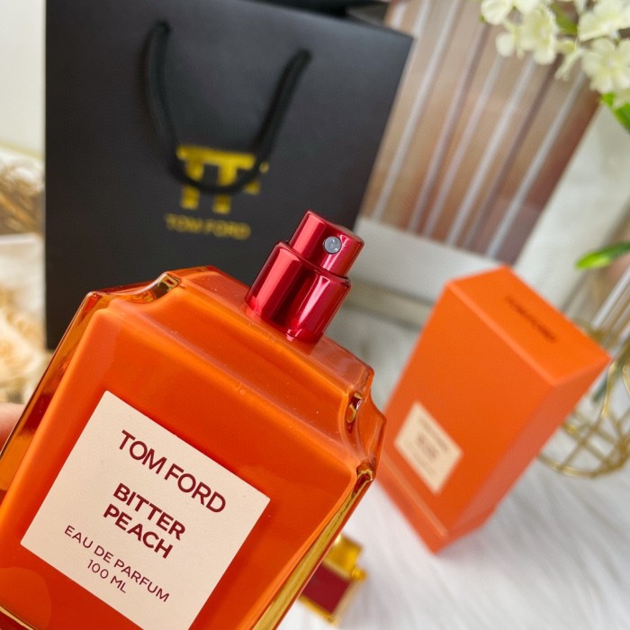 Woody Herbal Scented Bitter Peach Perfume 28600237