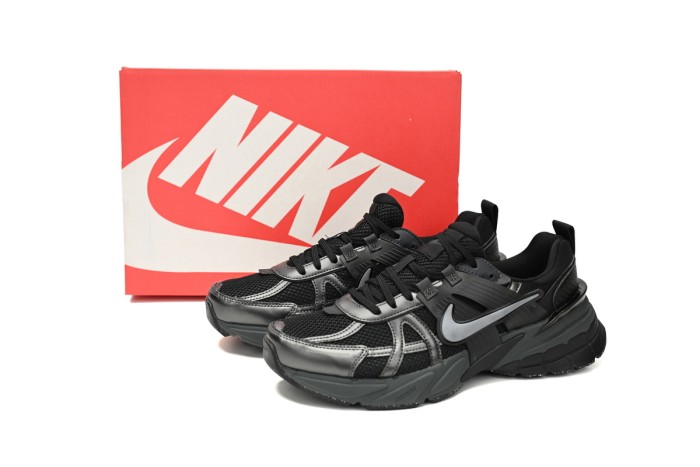 N  V2K Run Black Dark Smoke Grey FD0736-001