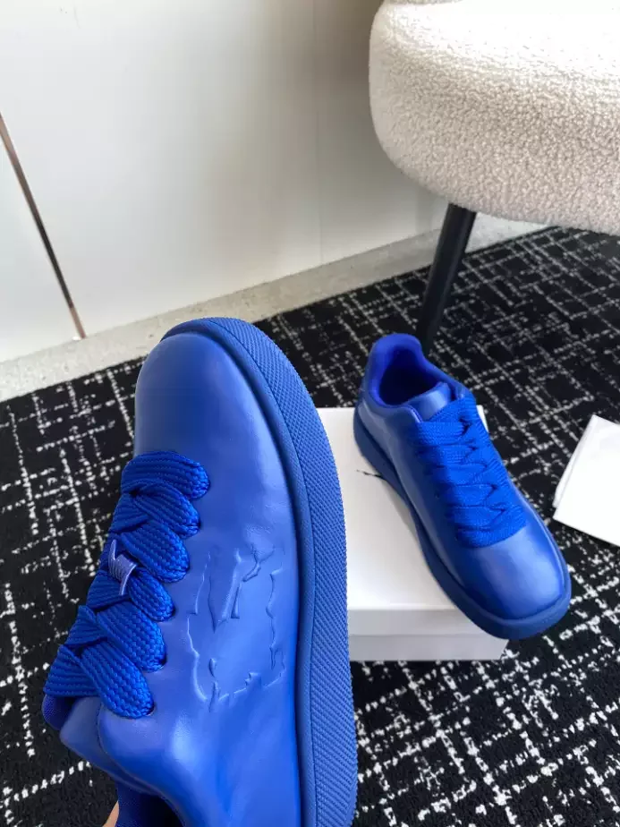 BURB5RRY BOX LOGO-DEBOSSED LEATHER SNEAKERS   BBR099
