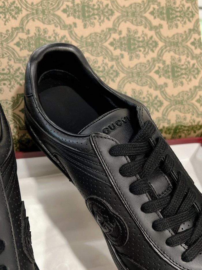 1:1 quality version Black Leather Perforated Low Top Sneakers 28974171