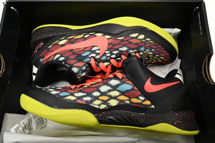 N Kobe 8 System Christmas Solid Outsole 555286-060