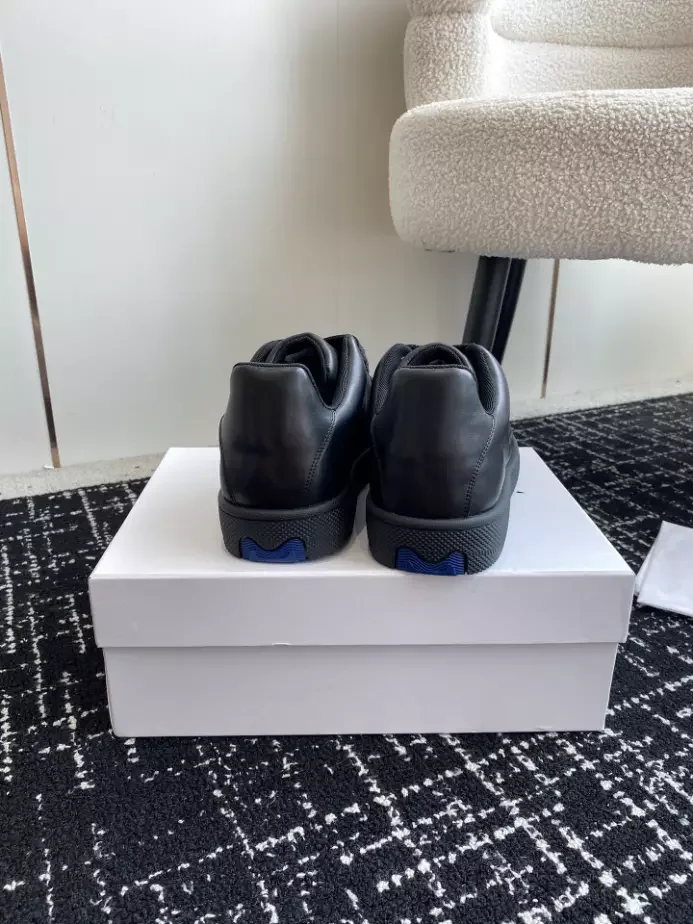 BURB5RRY BOX LOGO-DEBOSSED LEATHER SNEAKERS   BBR097