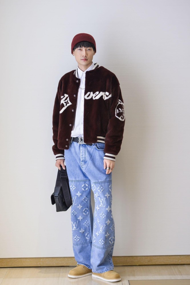 1:1 quality version Boxy White Logo Embroidered Jeans 28687463