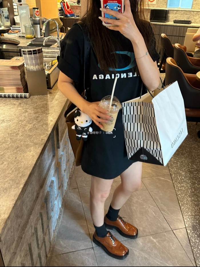 1:1 quality version Runway Logo Printed Tee 2 colors 28903006