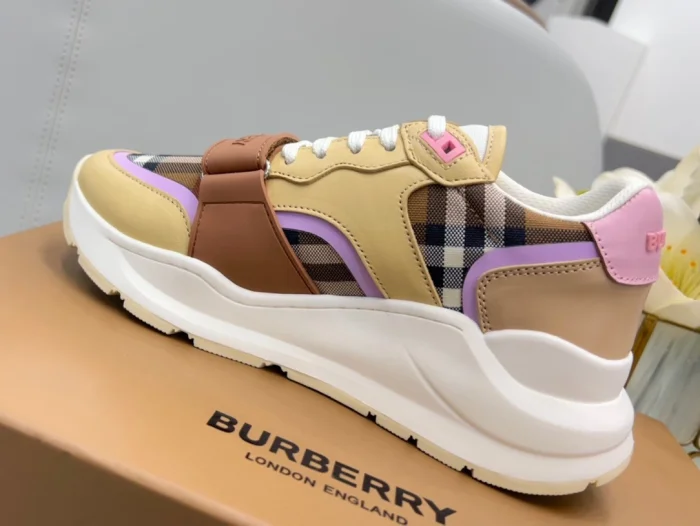 BURB5RRY VINTAGE CHECK SNEAKERS   BBR120