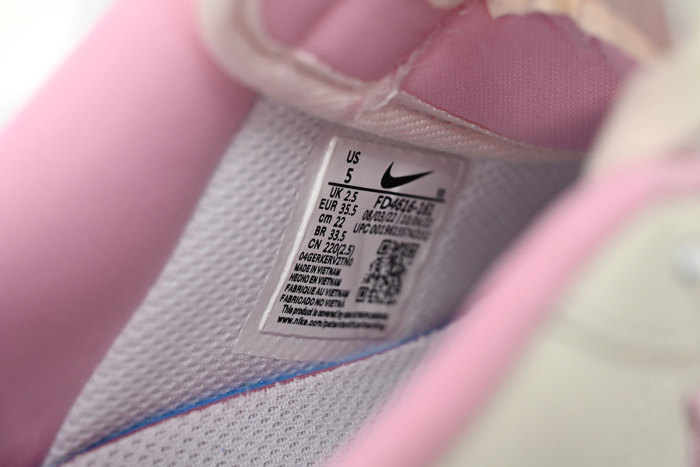 N  Air Force 1 Low Valentine’s Day (2023) FD4616-161
