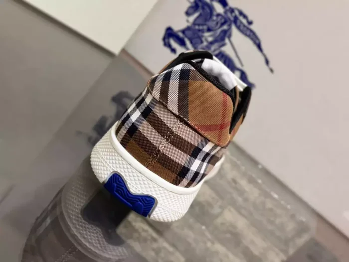 BURB5RRY TERRACE CHECK SNEAKERS   BBR106