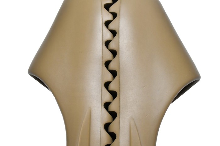 A Y**zy Slide Earth Brown FV8425