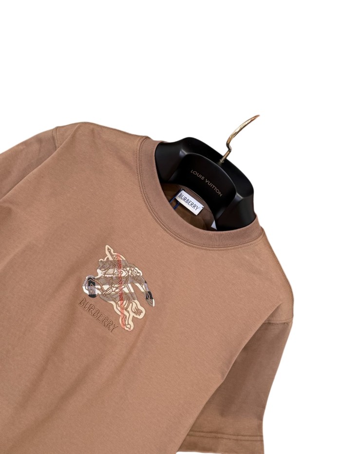 1:1 quality version plaid war horse applique crew neck T-shirt 2 colors 28965124
