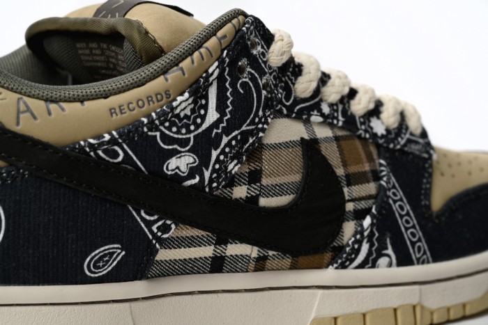 N  Dunk SB Low Travis Scott CT5053-001