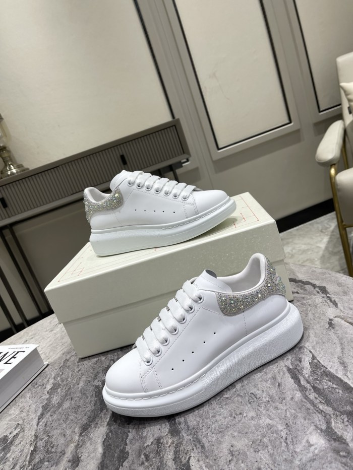 1:1 quality version Shoe Tail Rhinestone Monogram Sneakers 16 colors
