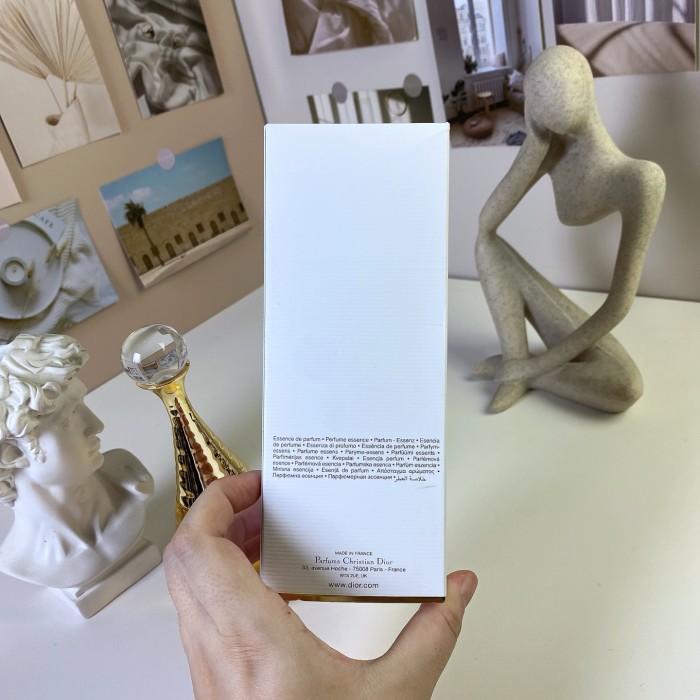 True Self World-Conquering Golden Perfume 28673444
