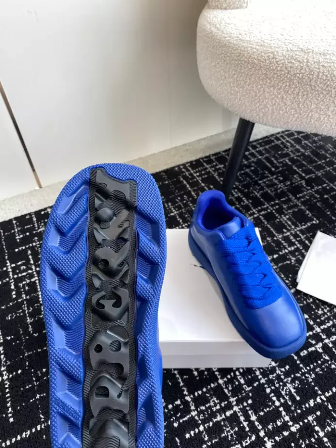 BURB5RRY BOX LOGO-DEBOSSED LEATHER SNEAKERS   BBR099