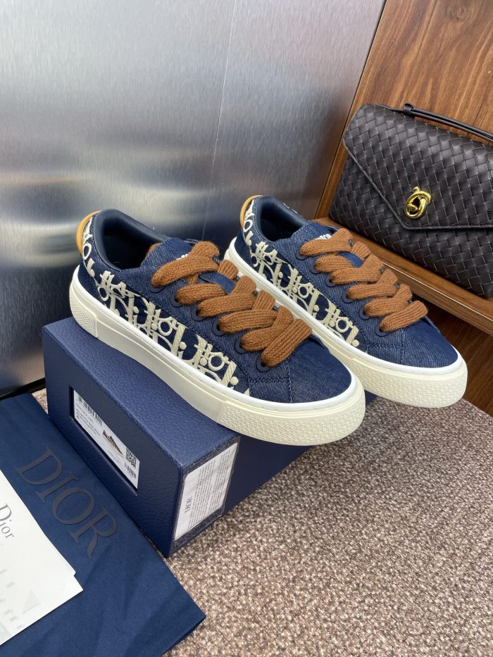 1:1 quality version 3D Embroidered Letter Shoes 28487656