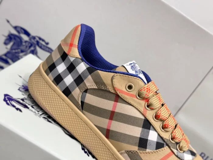 BURB5RRY TERRACE CHECK SNEAKERS   BBR093