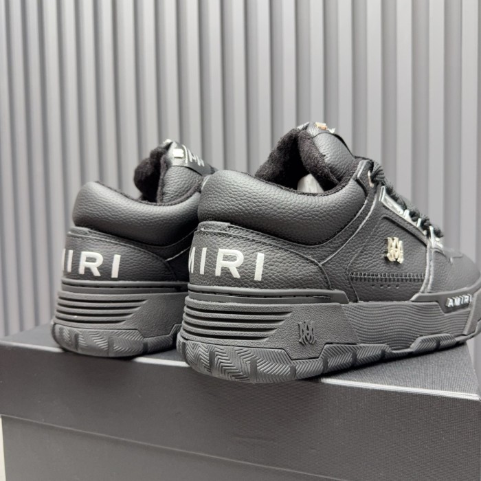 1:1 quality version Metal Logo Round Toe Lace-Up Low-Top MA-1 Sneakers 2 colors 28702284