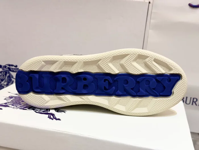 BURB5RRY TERRACE CHECK SNEAKERS   BBR095