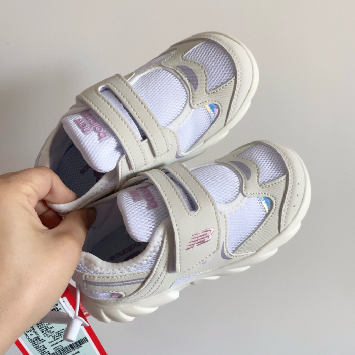 920 Hook And Loop Mesh Ultra-Light Sports Shoes for Kids 3 colors 28999061
