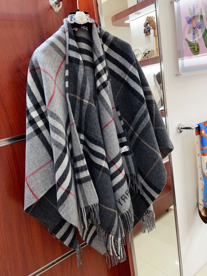 1:1 quality version Reversible gray and black colorblocked fringe cape for girls