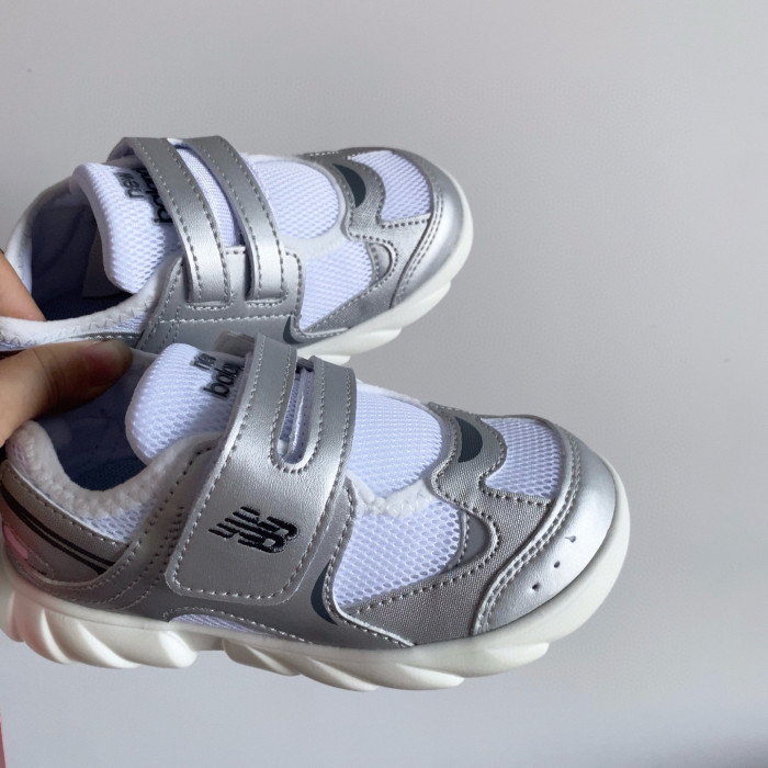 920 Hook And Loop Mesh Ultra-Light Sports Shoes for Kids 3 colors 28999061