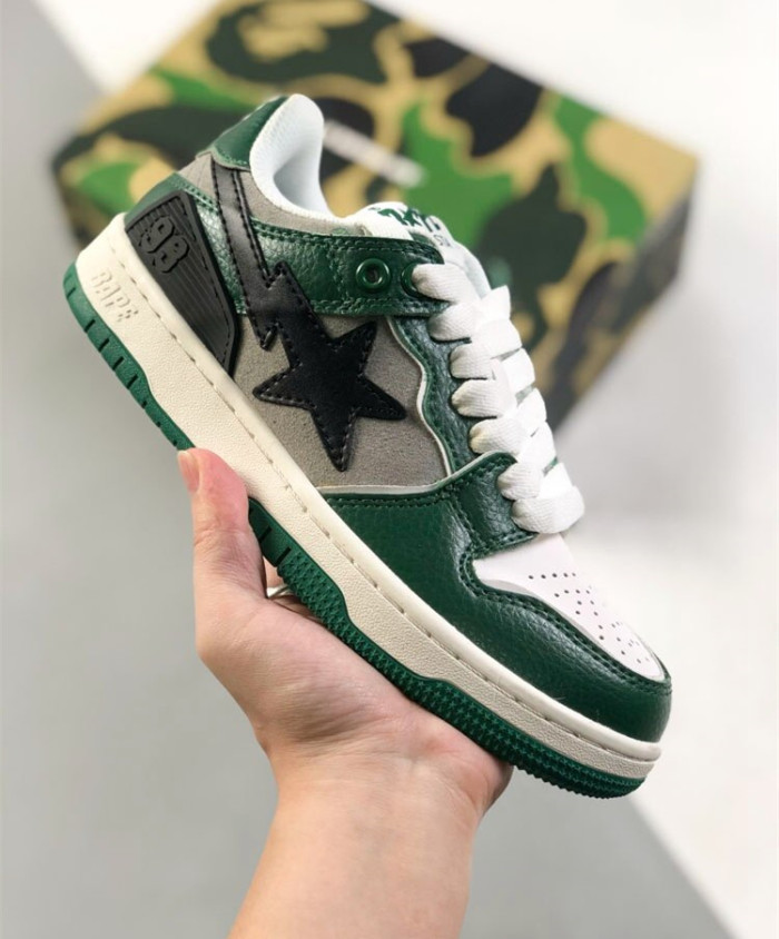 Colorblocked Stars Low Top Sneakers