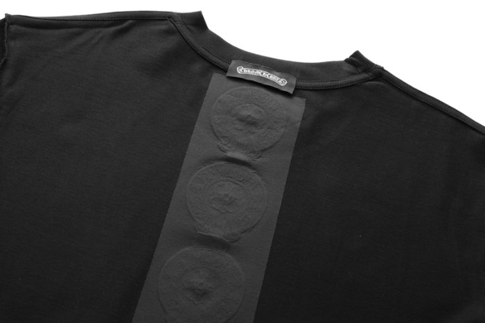 Back a line of horseshoe logo embroidery Tee 3 colors