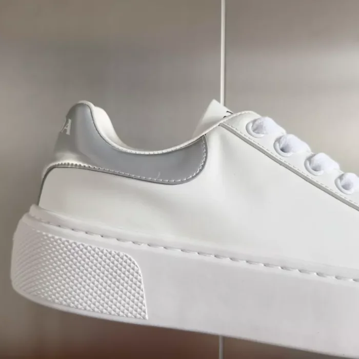 PR@DA@ LEATHER LOW-TOP SNEAKERS   PRD062