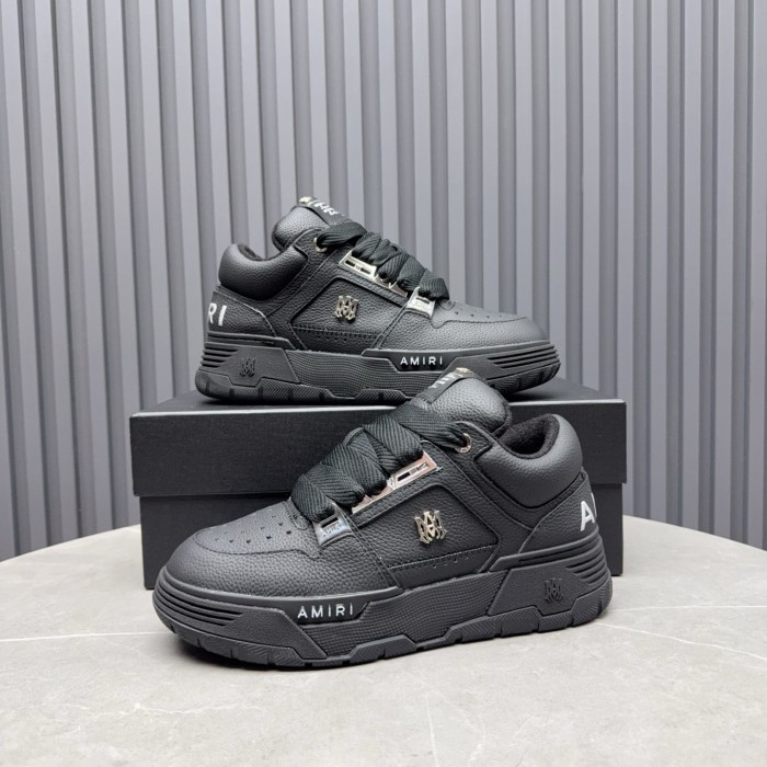 1:1 quality version Metal Logo Round Toe Lace-Up Low-Top MA-1 Sneakers 2 colors 28702284