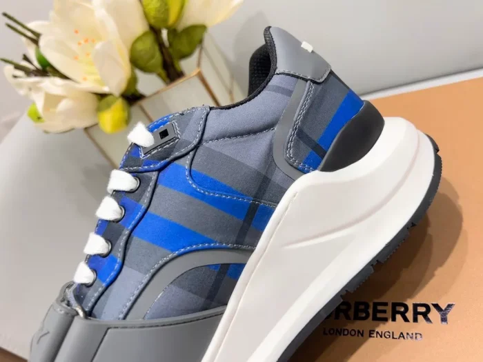BURB5RRY VINTAGE CHECK SNEAKERS   BBR122