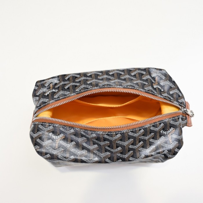 1:1 qualituy verson Spacious Monogram Toiletry Bag Cosmetic Pouch For Travel & Daily Use 7 colors 29092500