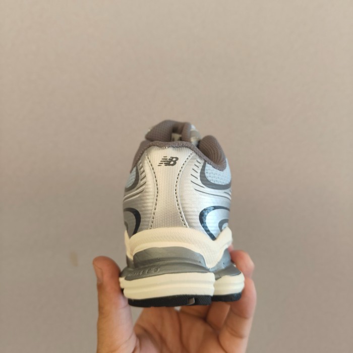2000 Mesh Elastic Lace Chunky Sneakers for Kids 6 colors 28999115