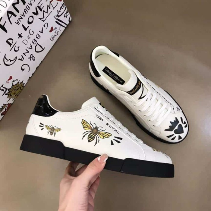 DOLCE AND  G@BB@N@ PORTOFINO WASP PRINT SNEAKERS IN WHITE   DG104