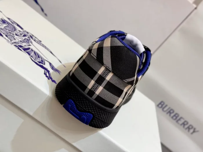 BURB5RRY TERRACE CHECK SNEAKERS   BBR094