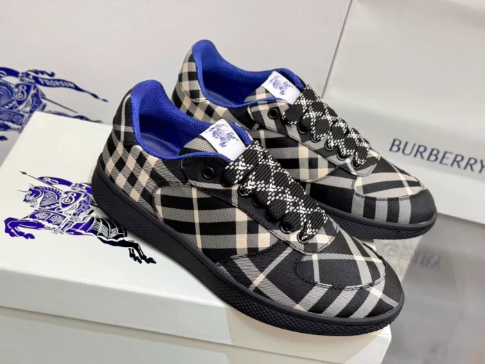 BURB5RRY TERRACE CHECK SNEAKERS   BBR094
