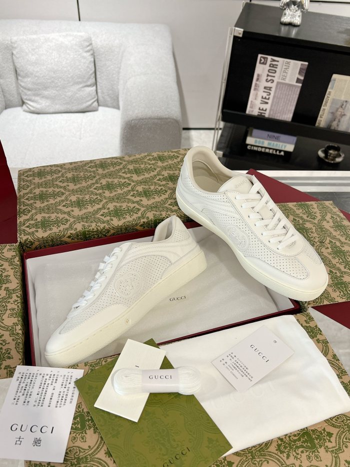 1:1 quality version White Leather Perforated Low Top Sneakers Shoes 28974177