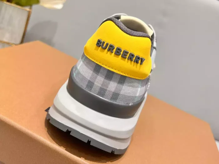BURB5RRY VINTAGE CHECK SNEAKERS   BBR124