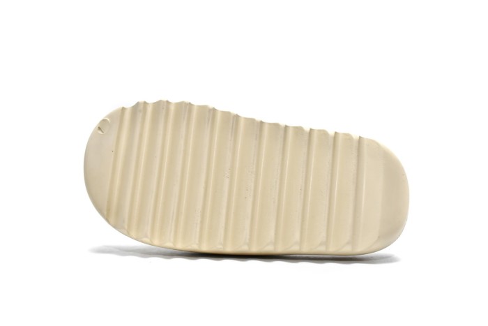 A Y**zy Slide Bone FW6345