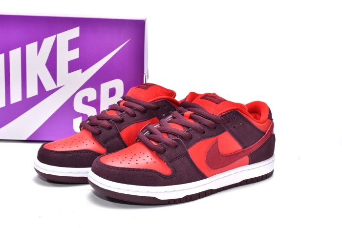 N  SB Dunk Low Cherry DM0807-600