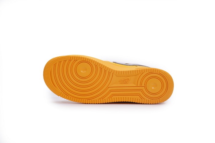 N  Air Force 1 Low OW University Gold Metallic Silver DD1876-700