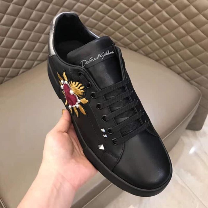 DOLCE    G@BB@N@ SNEAKERS PORTOFINO IN VITELLO NAPPATO CON PATCH   DG022