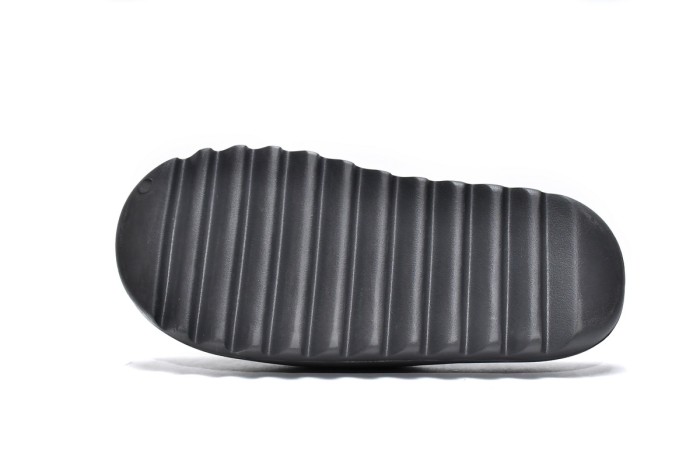 A Y**zy Slide Onyx HQ6448