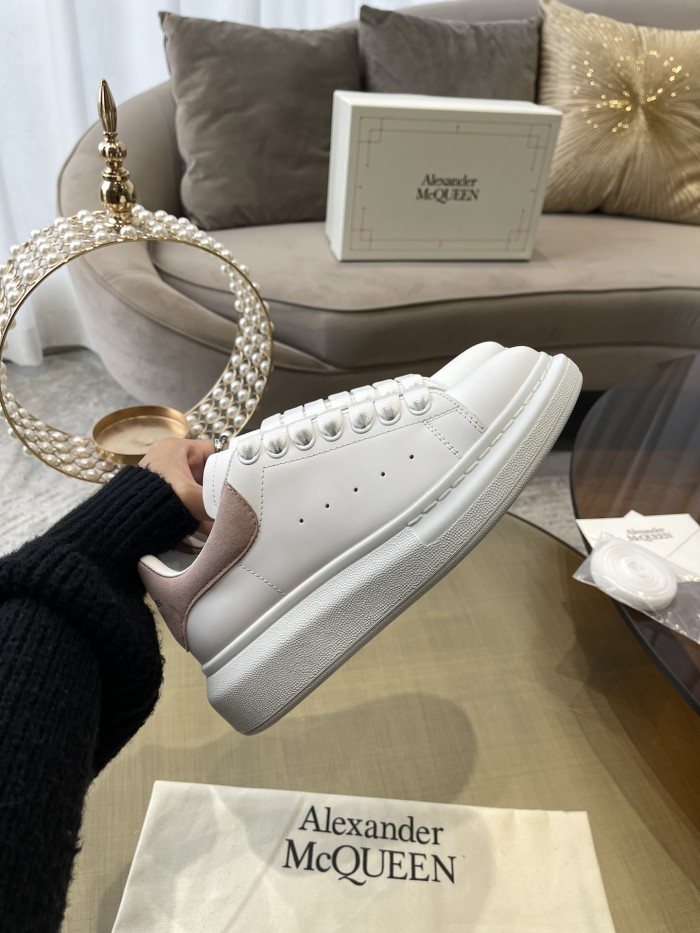 1:1 quality version 28314953 Suede Shoe Tailed White Shoes 12 colors